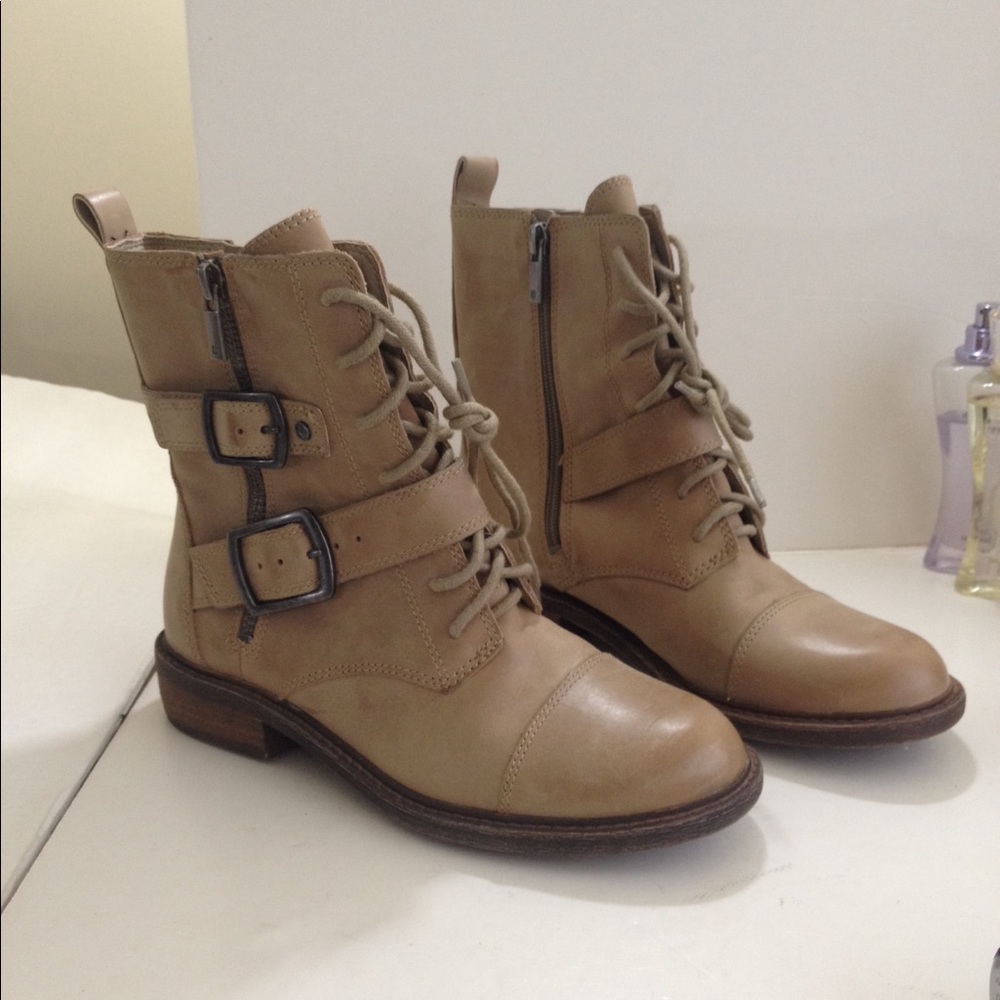 Leather combat boots & necklace